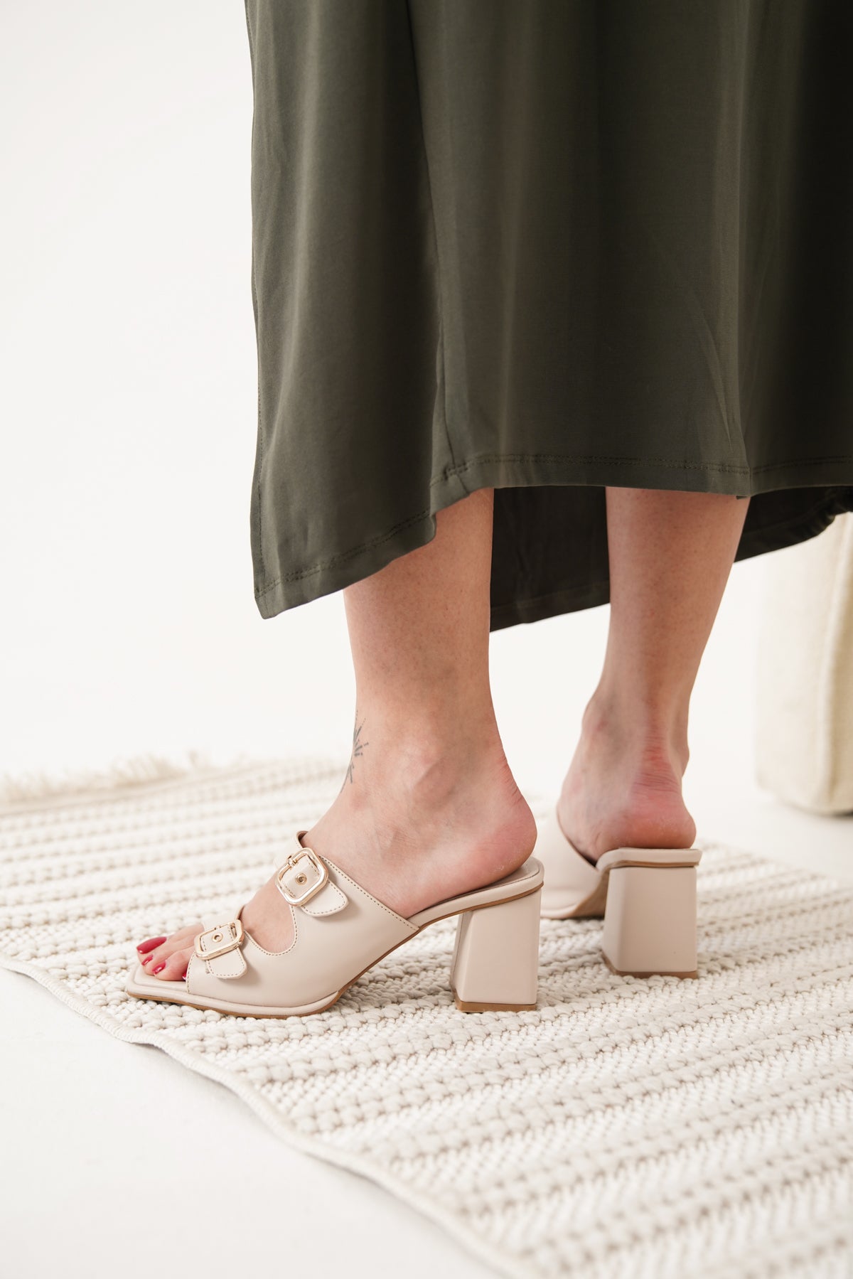 THEA ÇİFT TOKALI TOPUKLU TERLİK Y-763-T TEN